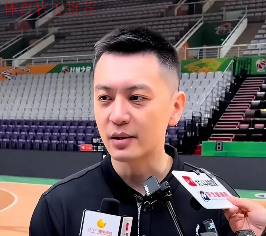 杨鸣调侃：年轻队员比较多，要考虑潜力赛是否让李晓旭上场